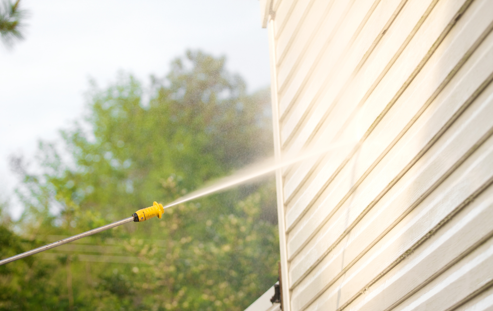 How to Clean Aluminum Siding